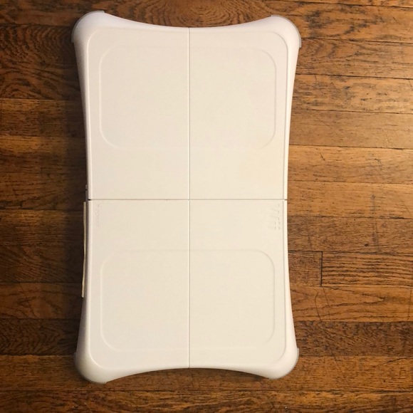 Wii Fit Plus bundle - Picture 2 of 9